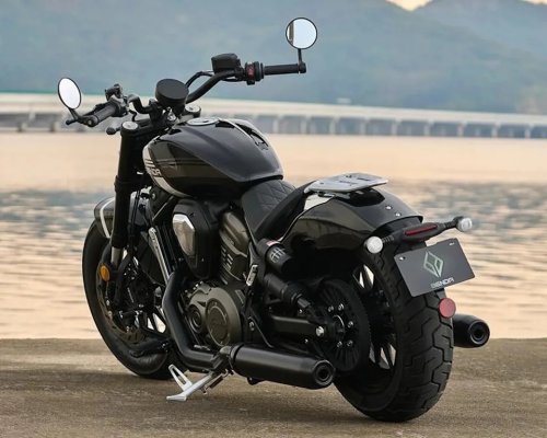 One of the Best-Looking New Retro-Styled Cruisers Is Also the Most Rider Friendly