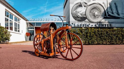 The World’s First Gas Motorcycle Was A Wooden Test Mule With Training Wheels