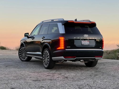 Tested: 2026 Hyundai Palisade Hybrid Calligraphy Is Luxury on a Budget