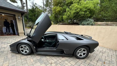 This modernized Lamborghini has less tech, and that's the point