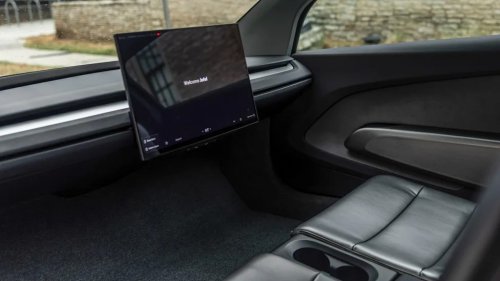 Tesla, Tesla Cybercab First Ride: What It’s Really Like to Use Tesla’s New Autonomous Taxi