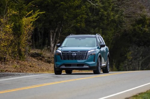 SUV, Nissan, If you're buying a three-row SUV for your family, safety experts say buy this Nissan
