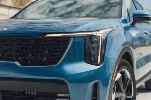 View Exterior Photos of the 2025 Kia Sorento Hybrid