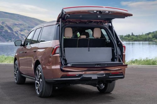 These Are the Only SUVs with Split Tailgates Left in America