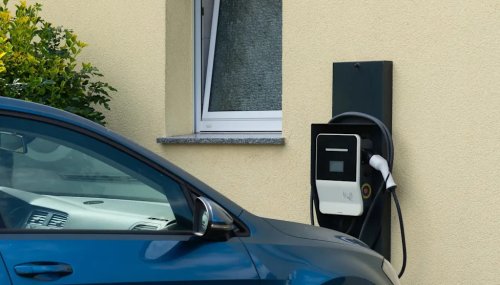 EV owner says Level 2 charger outlet nearly zapped dad, and others warn standard plugs can melt