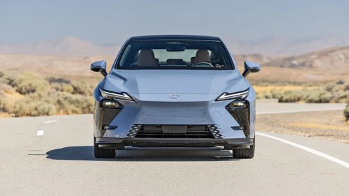 Tested: The Lexus ES350e EV Is a Commuting All-Star