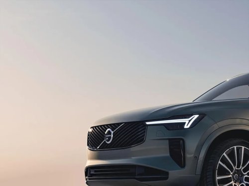 View Photos of the 2028 Volvo XC90 Hybrid