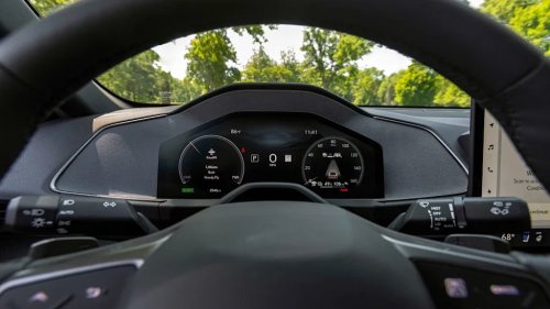 Tested: The Lexus ES500e Isn’t Built for Speed, Which Is Why We Love It