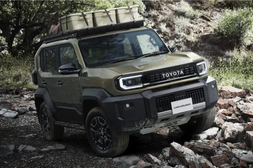 China Is Building Land Cruiser and Defender Lookalikes With Insane Specs