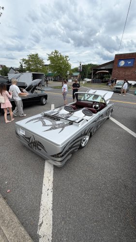 A Lowrider Meet Convinced Me: Enthusiasts Should Step Out of Their Comfort Zones