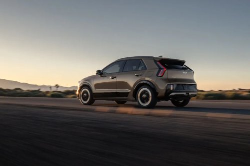 Kia, Kia Niro, View Exterior Photos of the 2027 Kia Niro Hybrid