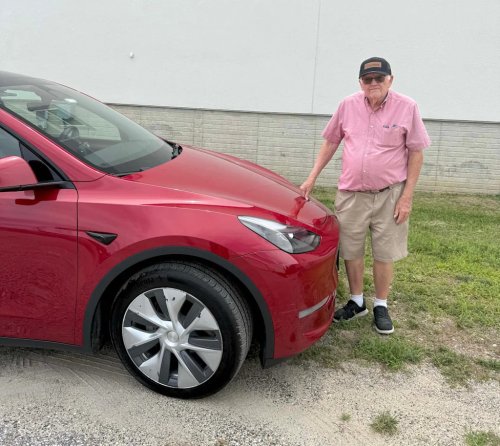 Tesla, Forget rideshare. How seniors are using Tesla FSD for transportation.