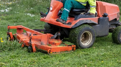 Can You Put Any Deck On A Mower? What You Need To Know Before Trying To Replace One