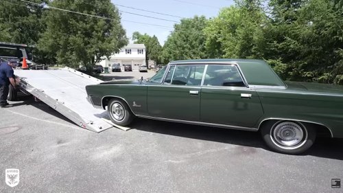Chrysler, This 1964 Chrysler Imperial Barn Find Gets Its First Wash In Over A Decade