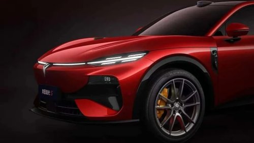 This Chinese Electric SUV Just Recreated Mercedes’ Most Controversial Ad