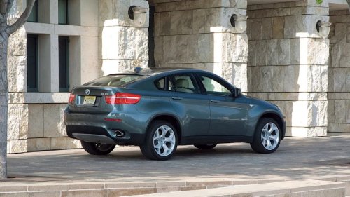 Everyone Talked About the BMW X6, But the Infiniti FX35 Deserved More Credit