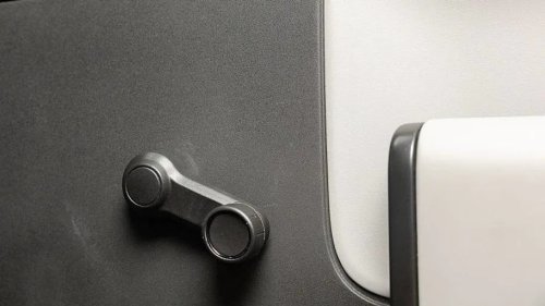 6 Things Every '90s Family Car Had