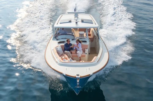 Hinckley Picnic Boat 39 Reviewed