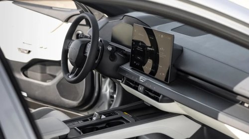 Tested: The Lexus ES 350h Hybrid Wonders What the Big Hurry Is