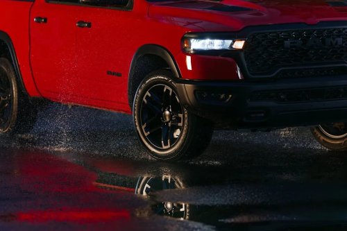 Firestone Debuts Destination LE4 Tire With Longer Tread Life