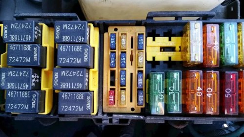 Here's How To Tell If Your Car Has A Blown Fuse, And Can You Still Drive With One?