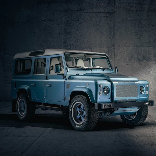 Land Rover’s OG Defender Stuns After a Classic Ferrari Treatment