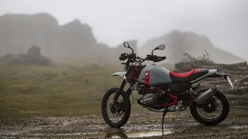 BMW’s Motorcycle Updates Are Mostly Paint. But Its Superbike Got Some Cheat Codes