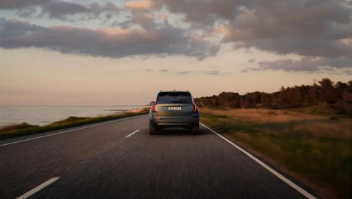 View Photos of the 2028 Volvo XC90 Hybrid