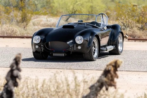 Roush-Powered Superformance MkIII Cobra Replica Draws Attention at Auction