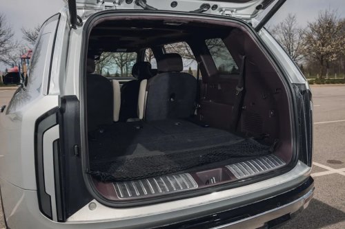 View Photos of the 2027 Kia Telluride SX Prestige Hybrid AWD