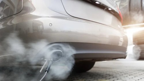 How Your Car's MPG And Greenhouse Gas Emissions Are Related, According To The EPA