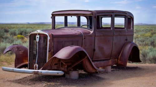 Why Did Studebaker Stop Making Cars?