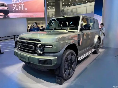 China Is Building Land Cruiser and Defender Lookalikes With Insane Specs