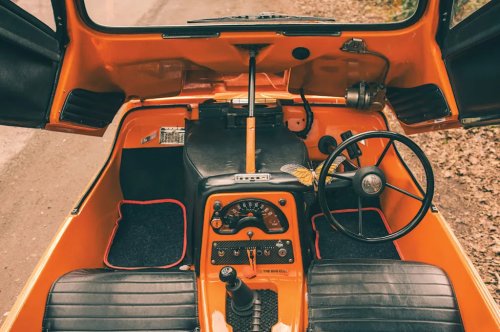 Discover the pioneering Bond Bug