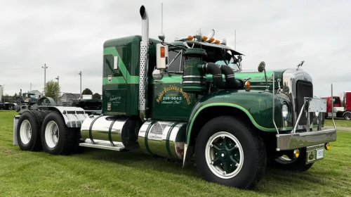 These 1950s Semi Trucks Had More Personality Than Today's Big Rigs