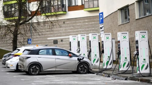 Battery, Your EV's Battery Might Have A Far Longer Lifespan Than You Thought