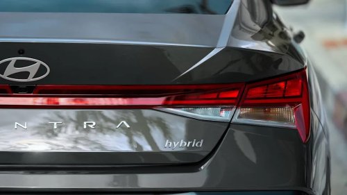 Hyundai, Hyundai Elantra, Hyundai Elantra Hybrid's May Lease Is One of the Best Deals Around