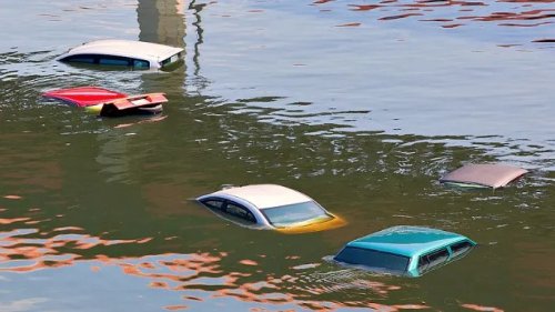 I (Barely) Escaped When Rain Swamped the Highway. Here’s What to Do In a Flash Flood on the Road