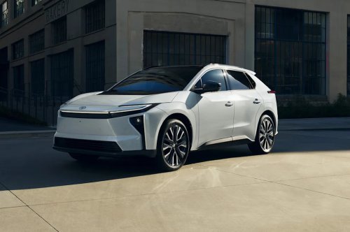 SUV, Toyota, Tesla, Tesla Model Y, Electric SUV showdown: Edmunds compares the revamped Toyota bZ to the Tesla Model Y