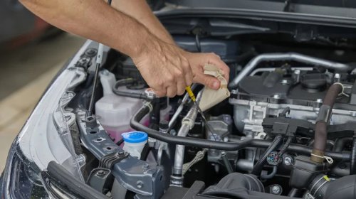 What's The Difference Between Hybrid Oil And Regular Motor Oil?