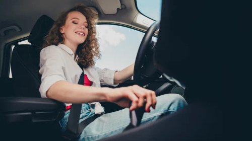What Does The 'D3' On Your Car's Gear Shift Mean? (And How Is It Different From D?)