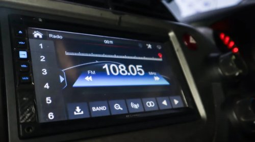 5 Apps That Add Live FM Radio To Your Android Auto