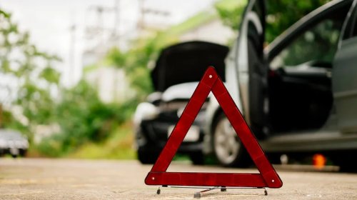 One Of The Best Driving Safety Tips May Be To Avoid Turning Left - Here's Why
