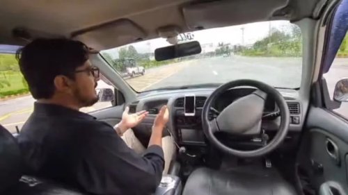 Driverless Car Crashes Into Police Van Due to Alleged Internet Disruption