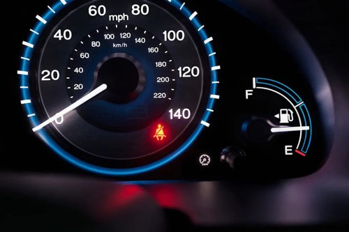 Most Drivers Don't Know What the Arrow Next to Their Car’s Gas Light Means