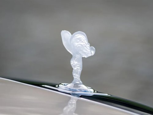 This Rolls-Royce Phantom One-Off Celebrates Hummingbirds By Using Abalone Shells