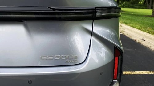 The 2026 Lexus ES 500e is Better Than the Hybrid, and I Don’t Even Like EVs