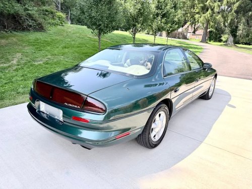This 1995 Oldsmobile Aurora Is a ‘90s Time Warp