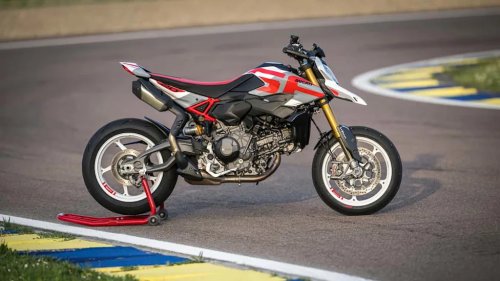 Ducati's Manic Hypermotard V2 SP Cured My Fear of Hooliganism