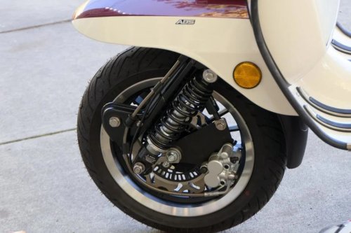 Royal Alloy’s Grand Prix 300s Scooter Channels A Classic Lambretta